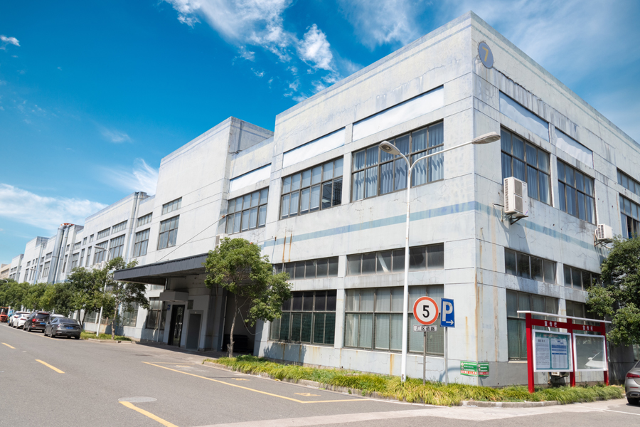Exteriorul fabricii